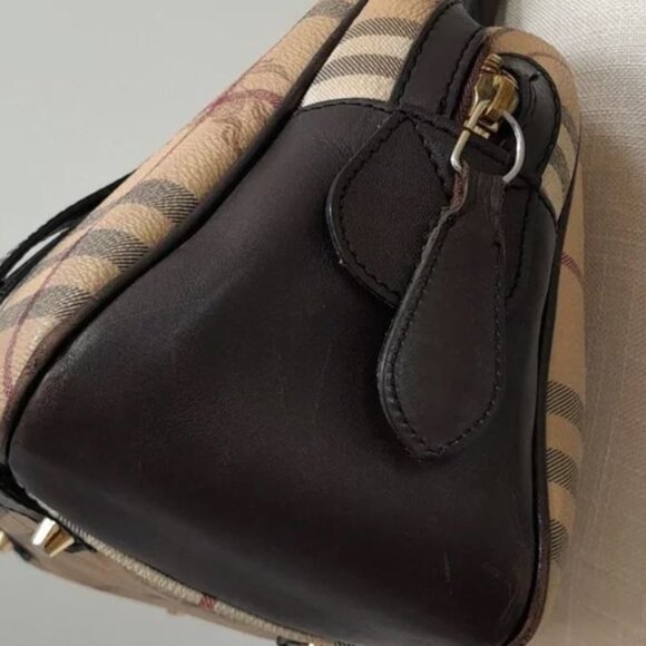 Gorgeous Classic Vintage Burberry Satchel! - Picture 9 of 16